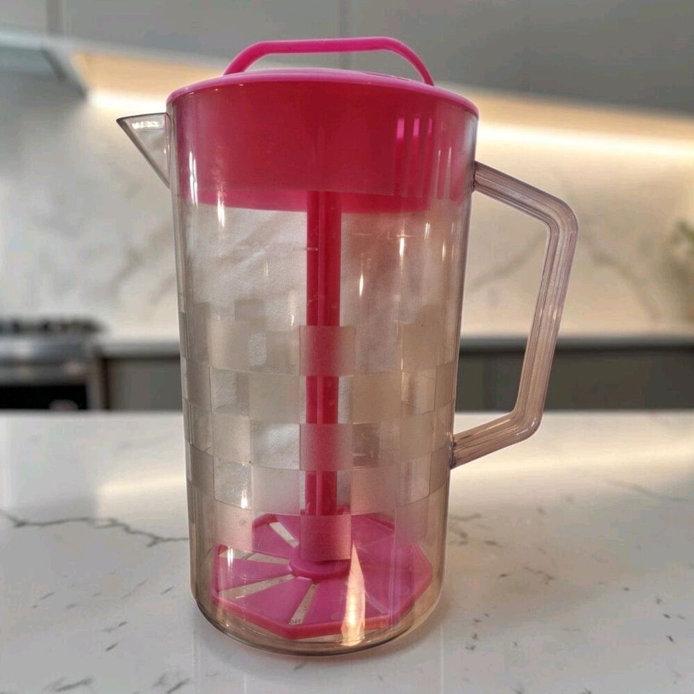 Pampered Chef Pink Quick Stir Pitcher 2 Quart Half Gallon Checked